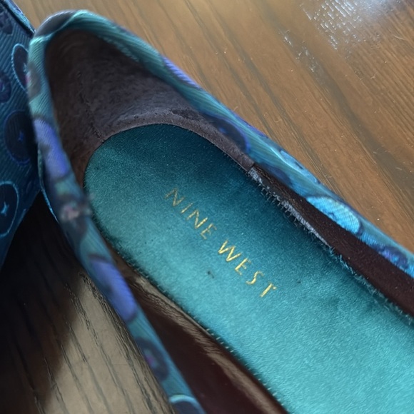 Nine West  Patterned Turquoise Flats - Picture 4 of 6